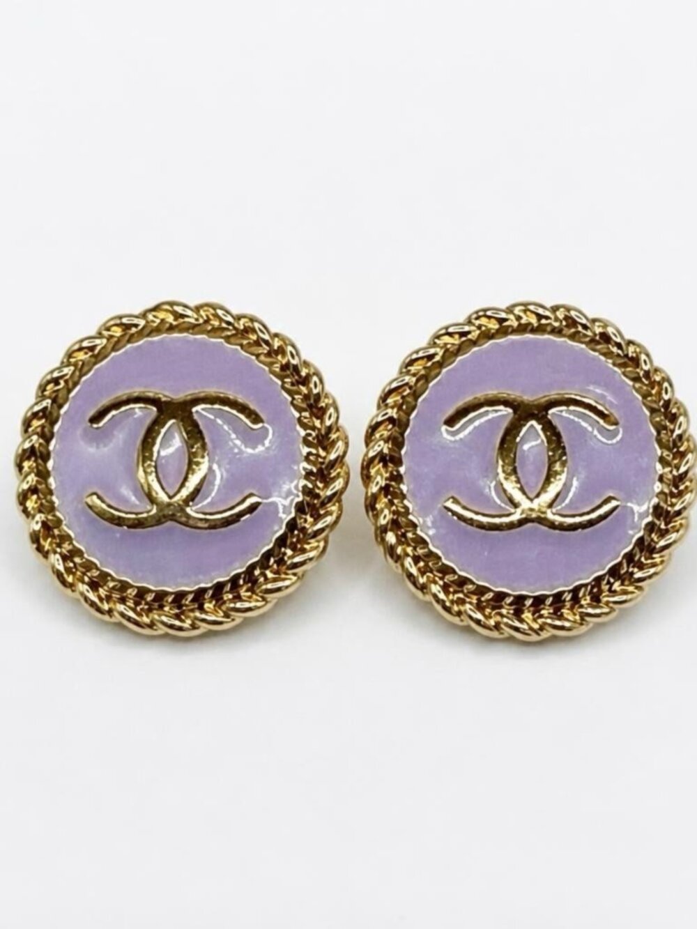 Gold tone Rope Boarder Lilac upcycled stud earring